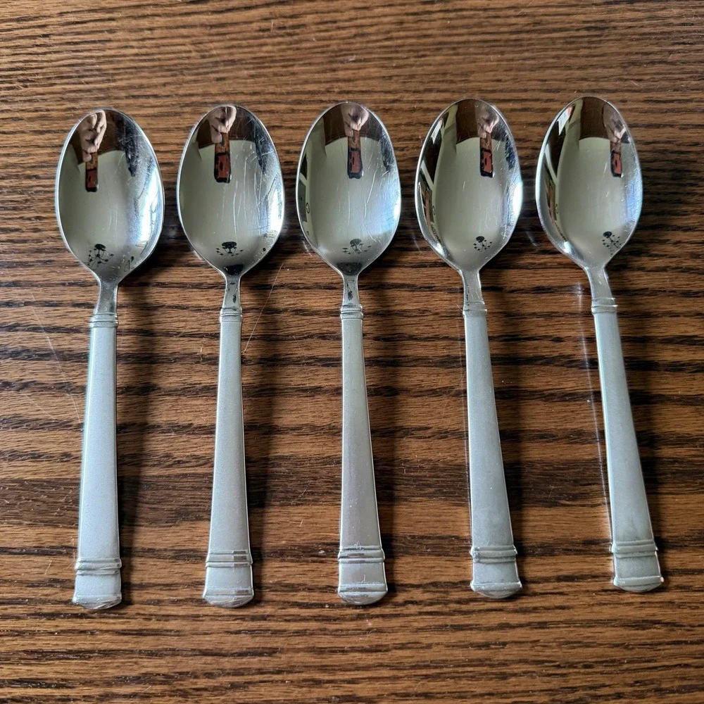 Oneida Stainless Steel Tiramisu Teaspoons 6 3/8